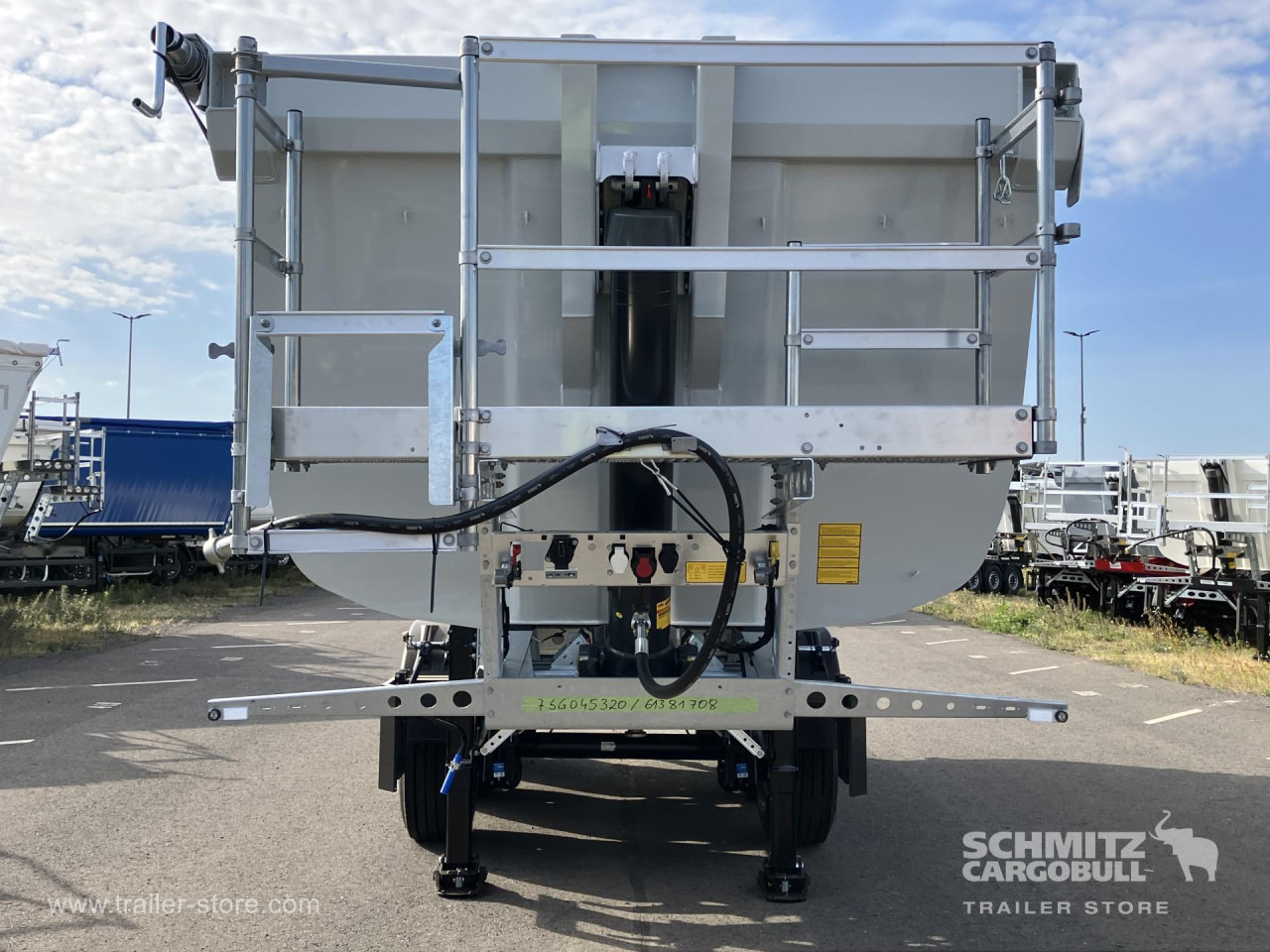 SCHMITZ Auflieger Kipper Stahlrundmulde 29m³ - Semi-remorque benne: photos 4 SCHMITZ Auflieger Kipper Stahlrundmulde 29m³ - Semi-remorque benne: photos 4