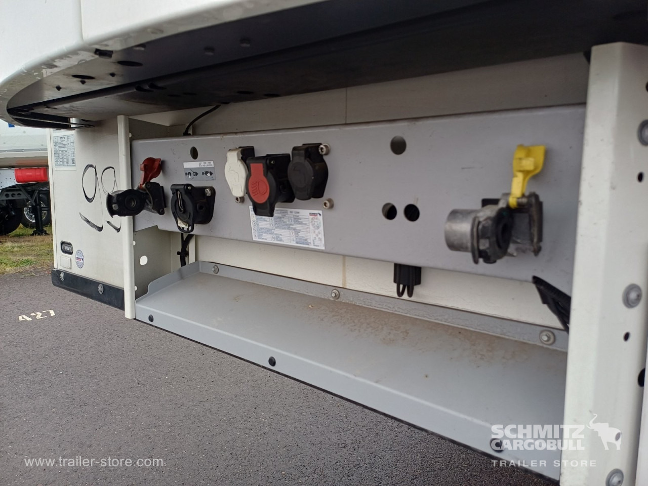 SCHMITZ Auflieger Tiefkühler Fleischhang - Semi-remorque isothermique: photos 2 SCHMITZ Auflieger Tiefkühler Fleischhang - Semi-remorque isothermique: photos 2
