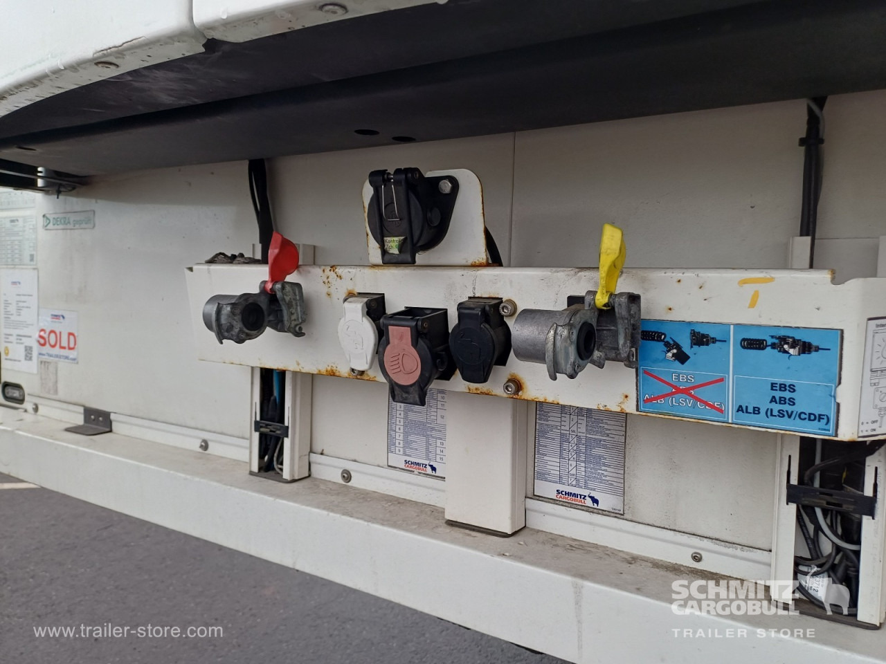 SCHMITZ Auflieger Tiefkühler Standard Double deck - Semi-remorque isothermique: photos 2 SCHMITZ Auflieger Tiefkühler Standard Double deck - Semi-remorque isothermique: photos 2