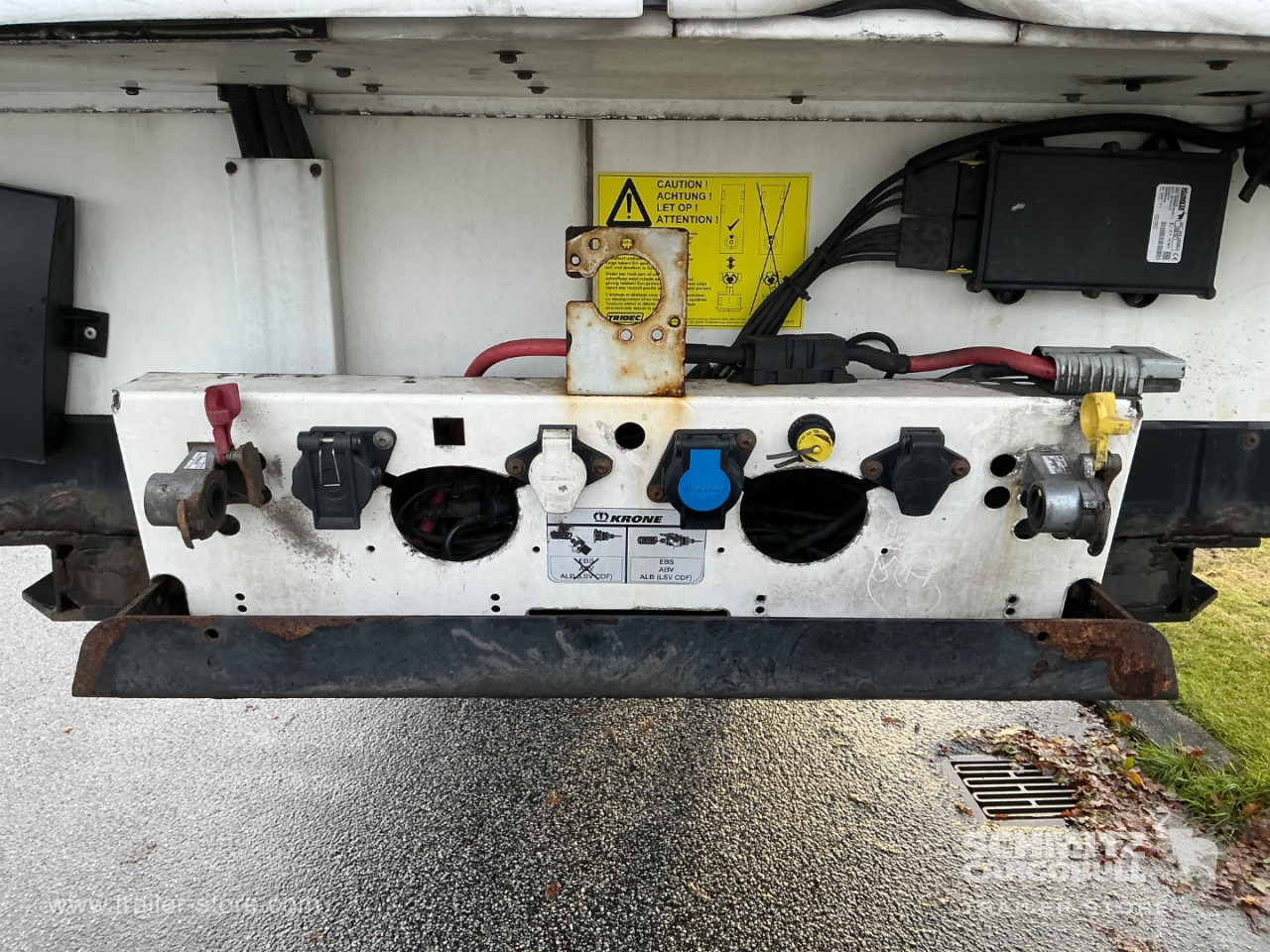 KRONE Reefer Standard Taillift - Semi-remorque isothermique: photos 4 KRONE Reefer Standard Taillift - Semi-remorque isothermique: photos 4