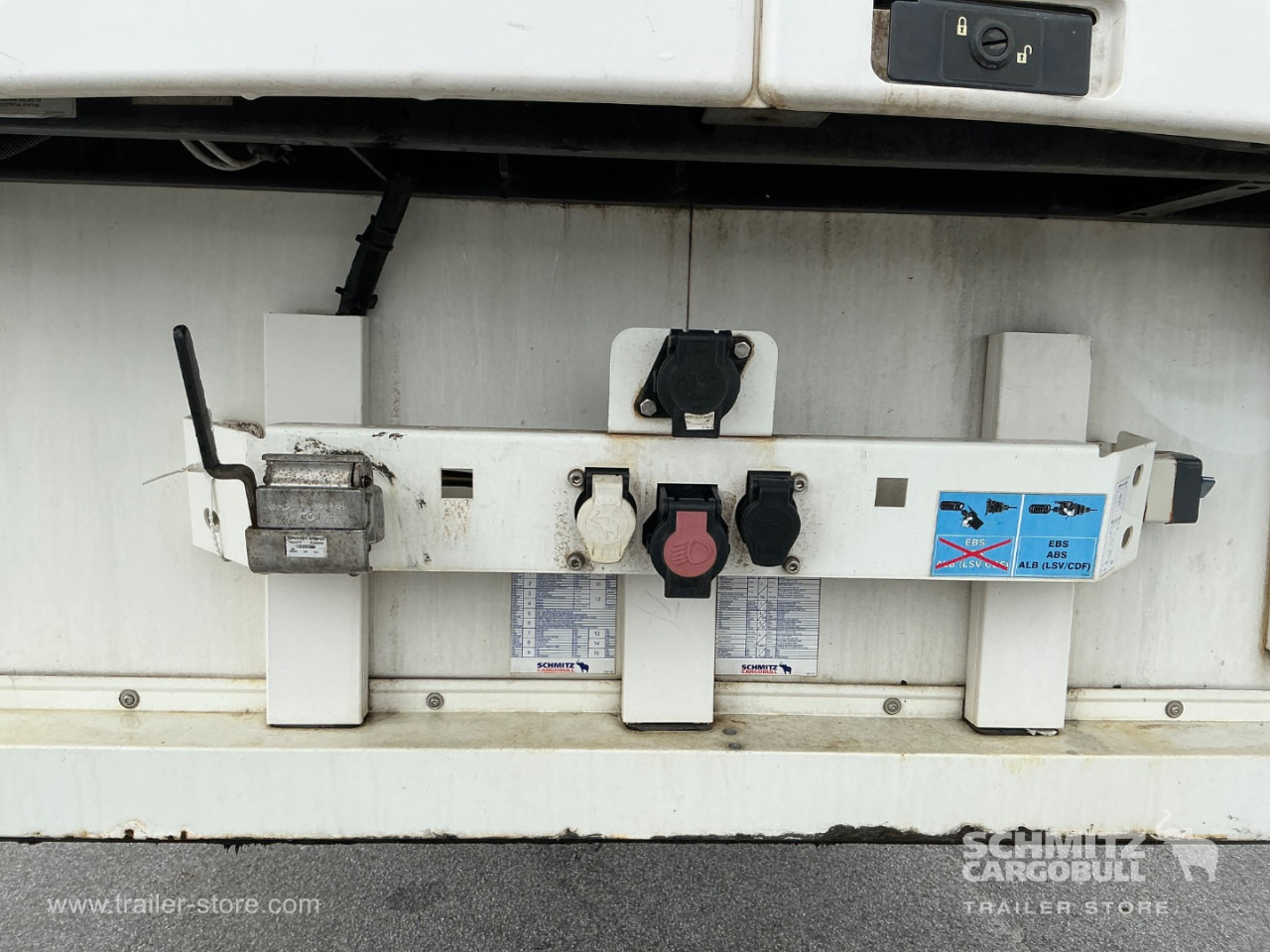 SCHMITZ Reefer Multitemp Double deck - Semi-remorque isothermique: photos 4 SCHMITZ Reefer Multitemp Double deck - Semi-remorque isothermique: photos 4