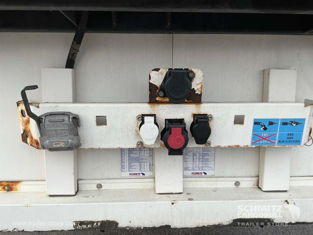 SCHMITZ Reefer Multitemp Double deck - Semi-remorque isothermique: photos 4 SCHMITZ Reefer Multitemp Double deck - Semi-remorque isothermique: photos 4