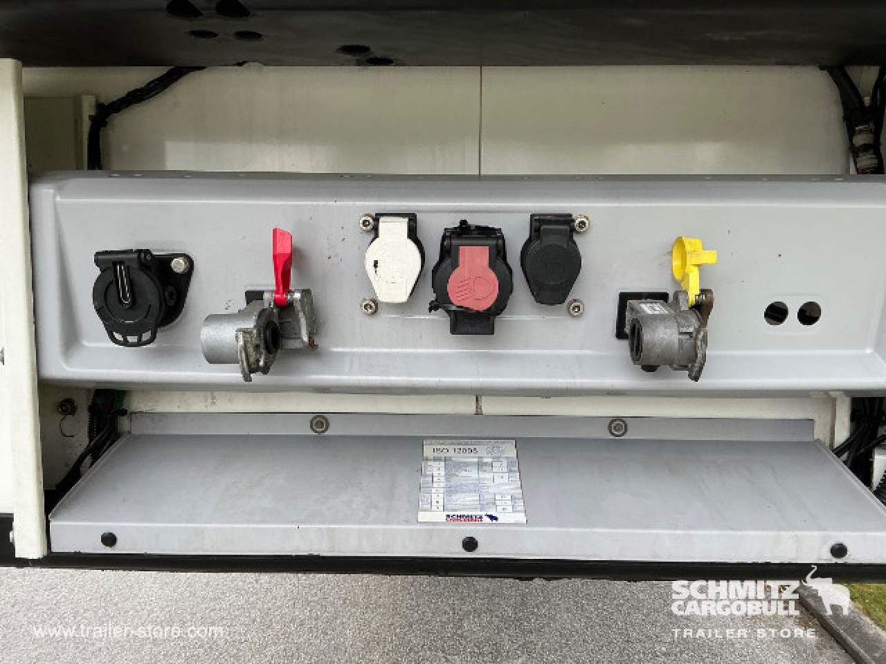 SCHMITZ Semiremolque Frigo Sistema carne colgada - Semi-remorque isothermique: photos 4 SCHMITZ Semiremolque Frigo Sistema carne colgada - Semi-remorque isothermique: photos 4