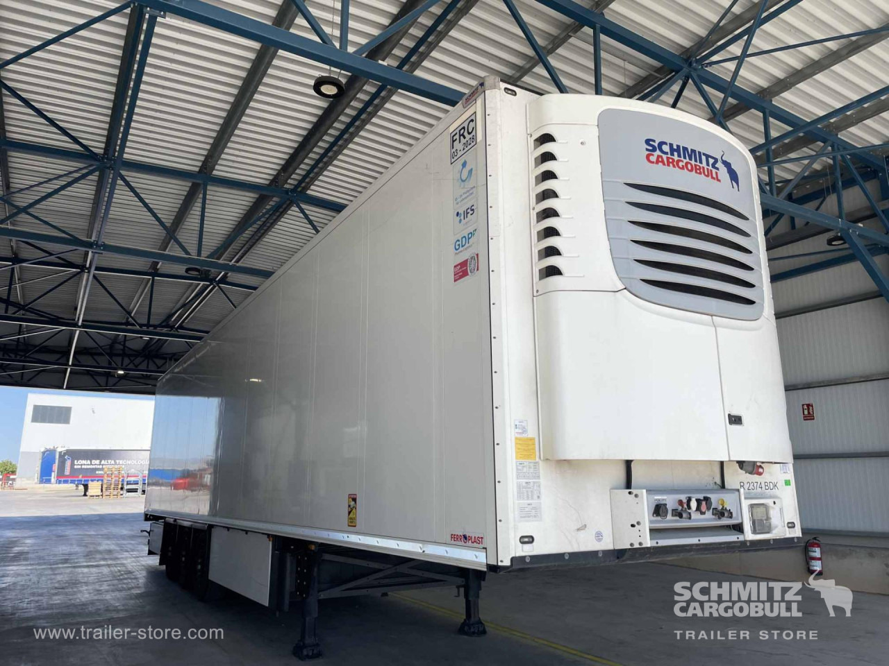 SCHMITZ Semiremolque Frigo Standard - Semi-remorque isothermique: photos 2 SCHMITZ Semiremolque Frigo Standard - Semi-remorque isothermique: photos 2