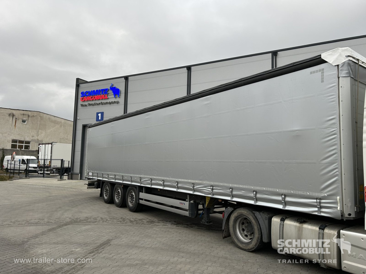 SCHMITZ Curtainsider Standard - Semi-remorque rideaux coulissants: photos 1 SCHMITZ Curtainsider Standard - Semi-remorque rideaux coulissants: photos 1