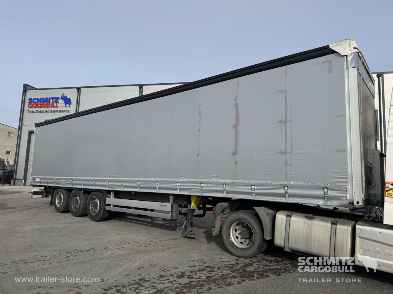 SCHMITZ Curtainsider Standard - Semi-remorque rideaux coulissants: photos 1 SCHMITZ Curtainsider Standard - Semi-remorque rideaux coulissants: photos 1