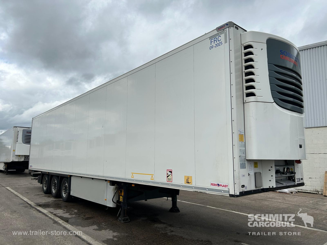 SCHMITZ Reefer Meat hanging system - Semi-remorque isothermique: photos 1 SCHMITZ Reefer Meat hanging system - Semi-remorque isothermique: photos 1