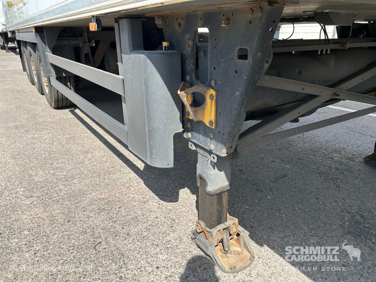 SCHMITZ Reefer Standard - Semi-remorque isothermique: photos 2 SCHMITZ Reefer Standard - Semi-remorque isothermique: photos 2