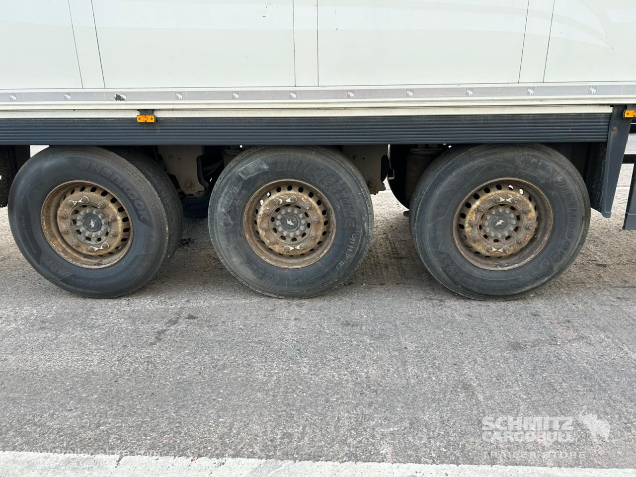 SCHMITZ Reefer Standard - Semi-remorque isothermique: photos 4 SCHMITZ Reefer Standard - Semi-remorque isothermique: photos 4