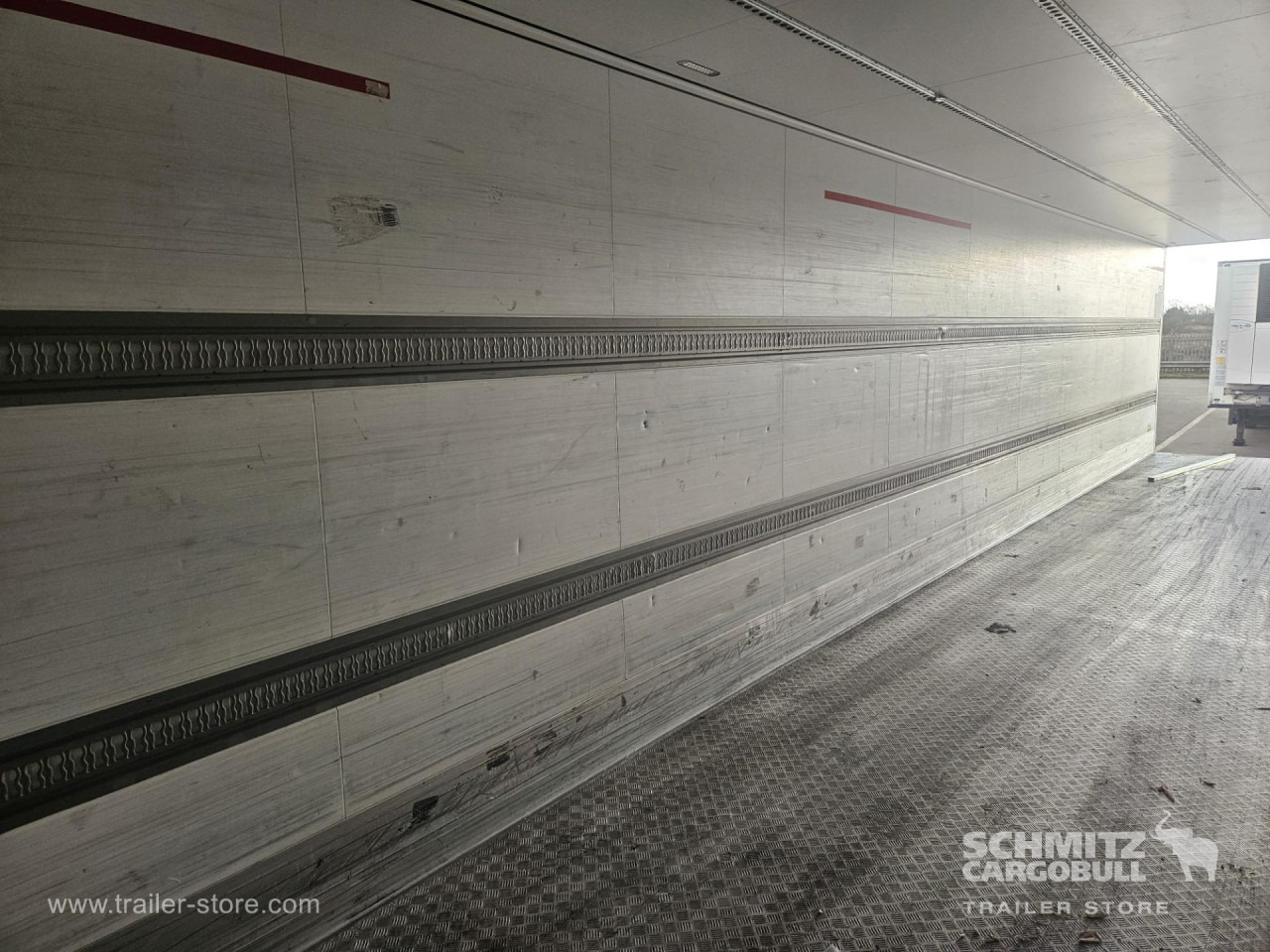 SCHMITZ Reefer Standard - Semi-remorque isothermique: photos 3 SCHMITZ Reefer Standard - Semi-remorque isothermique: photos 3