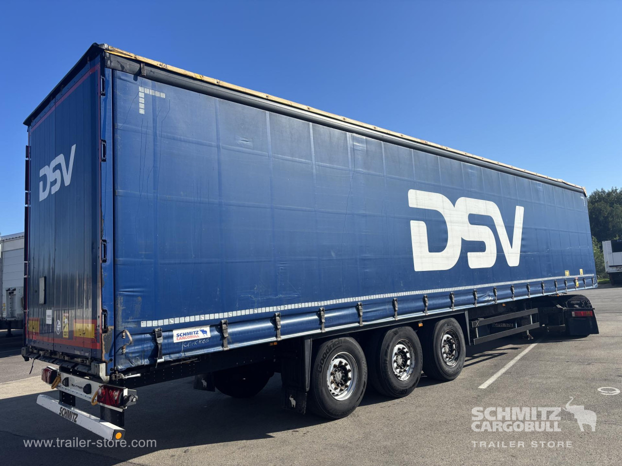 SCHMITZ Curtainsider Standard - Semi-remorque rideaux coulissants: photos 1 SCHMITZ Curtainsider Standard - Semi-remorque rideaux coulissants: photos 1