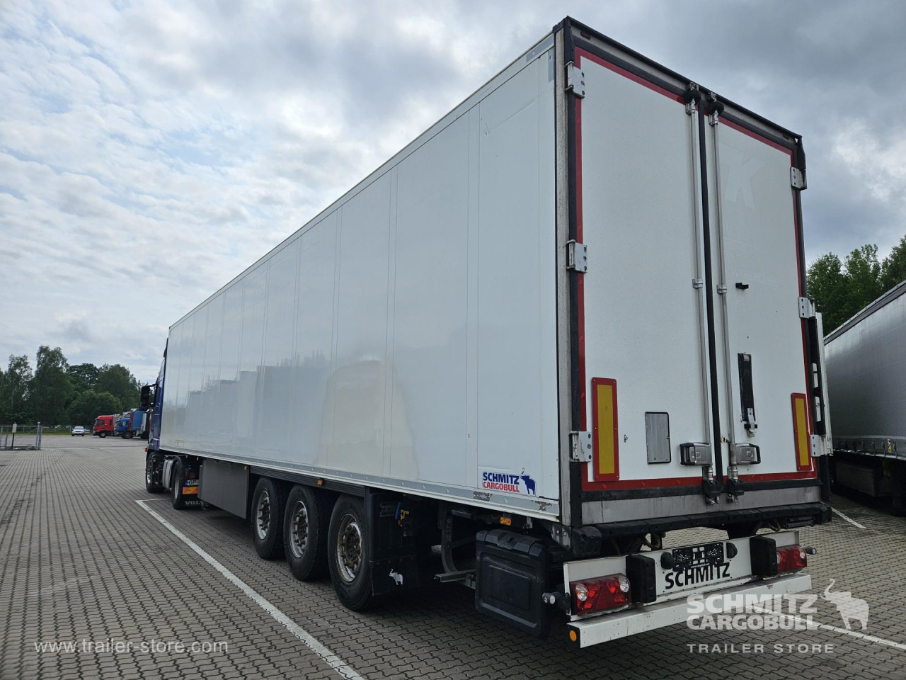 SCHMITZ Reefer Standard Double deck - Semi-remorque isothermique: photos 2 SCHMITZ Reefer Standard Double deck - Semi-remorque isothermique: photos 2