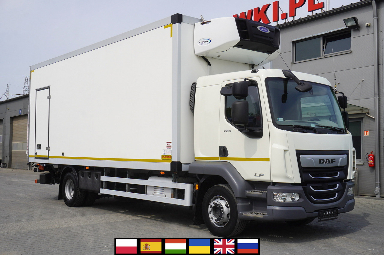 DAF LF 16.260 / Jegger Refrigerator / Carrier Supra 750 / DHOLLANDIA 1500 kg / Sleeper cab - Camion frigorifique: photos 1 DAF LF 16.260 / Jegger Refrigerator / Carrier Supra 750 / DHOLLANDIA 1500 kg / Sleeper cab - Camion frigorifique: photos 1