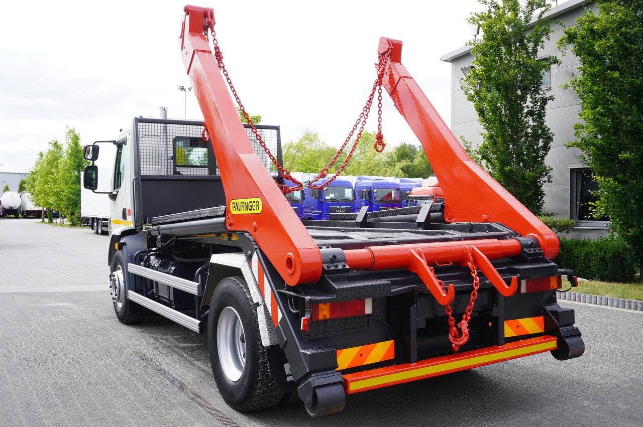 DAF LF 55.220 Skip loader GUIMA PALFINGER M14T - Camion multibenne: photos 4 DAF LF 55.220 Skip loader GUIMA PALFINGER M14T - Camion multibenne: photos 4