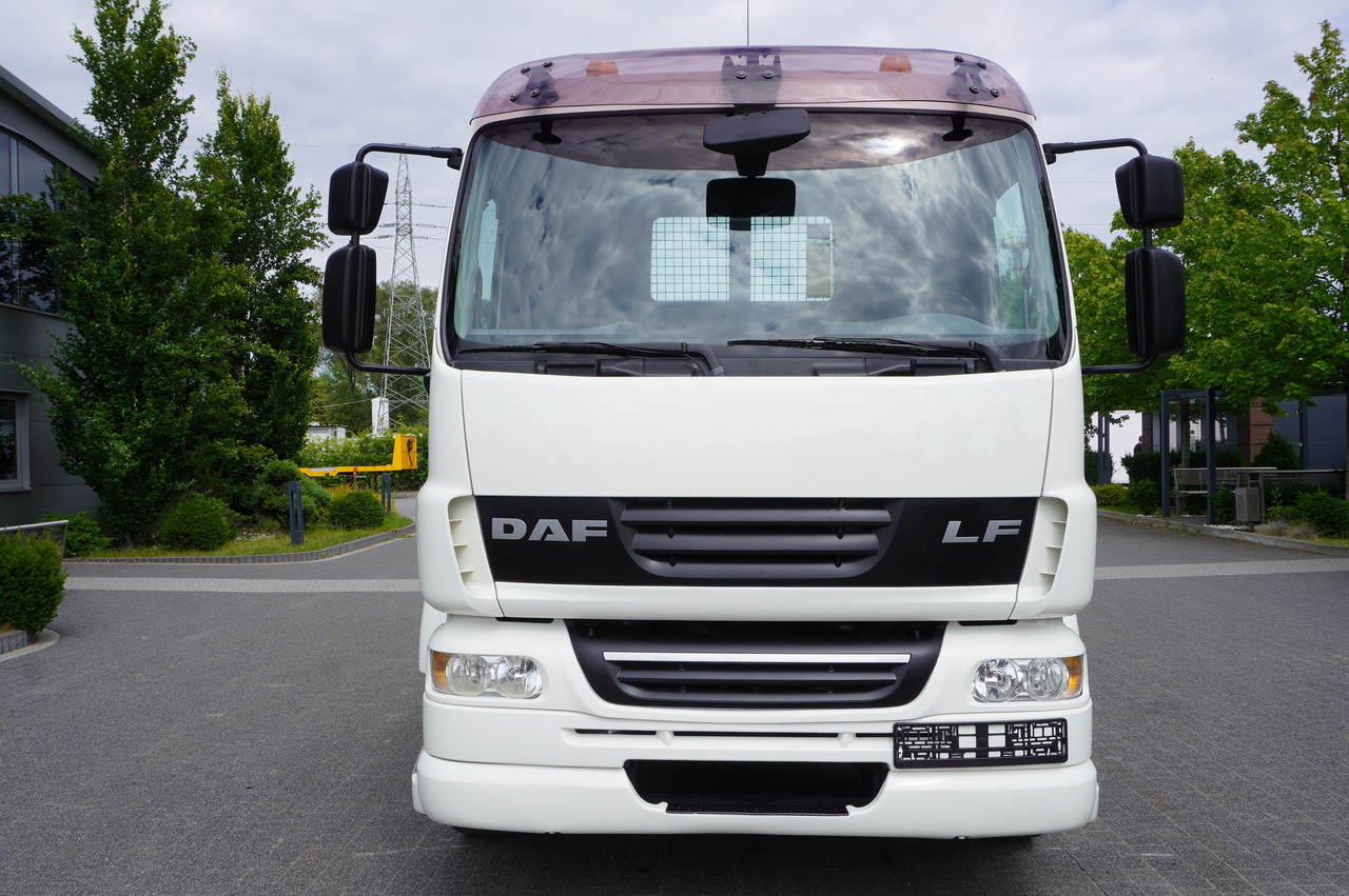 DAF LF 55.220 Skip loader GUIMA PALFINGER M14T - Camion multibenne: photos 2 DAF LF 55.220 Skip loader GUIMA PALFINGER M14T - Camion multibenne: photos 2