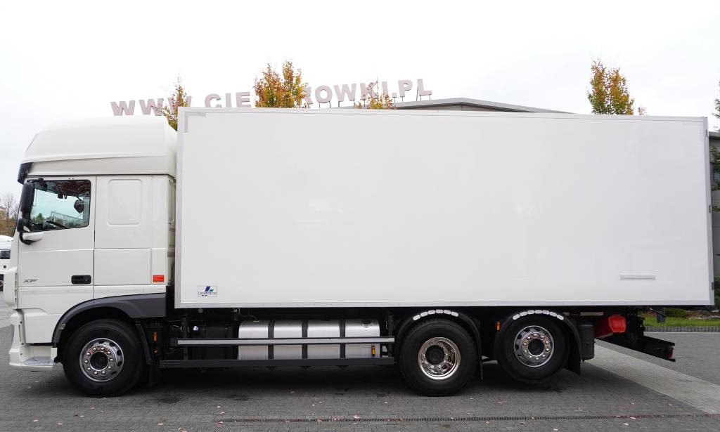 DAF XF 450 6×2 E6 / Refrigerator Lacapitaine / ATP/FRC to 2027 / 18 pallets - Camion frigorifique: photos 4 DAF XF 450 6×2 E6 / Refrigerator Lacapitaine / ATP/FRC to 2027 / 18 pallets - Camion frigorifique: photos 4