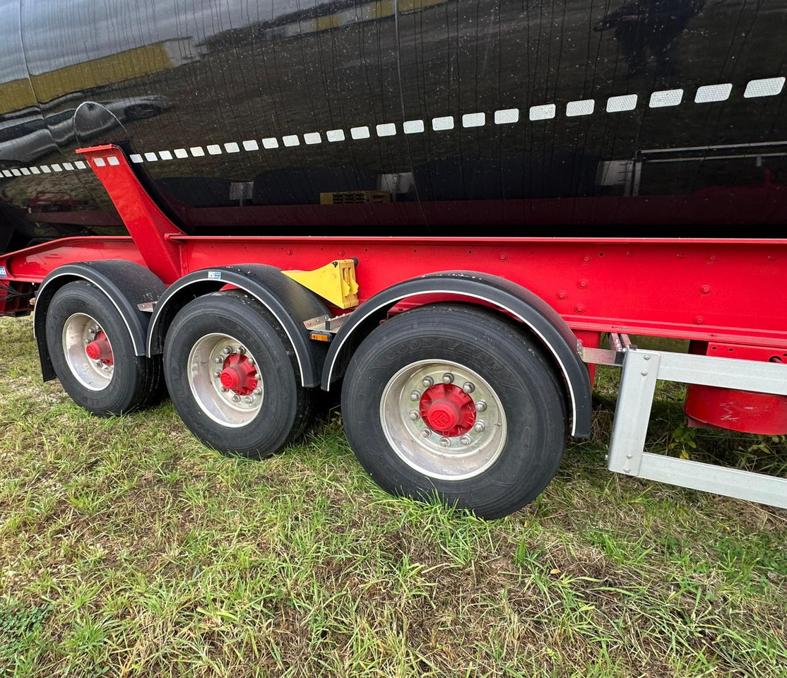 Citerne pulvérulente FELDBINDER 334C 15 A-1-1-40 Silo tank / 66 m3 / 2022 / 20 units: photos 10