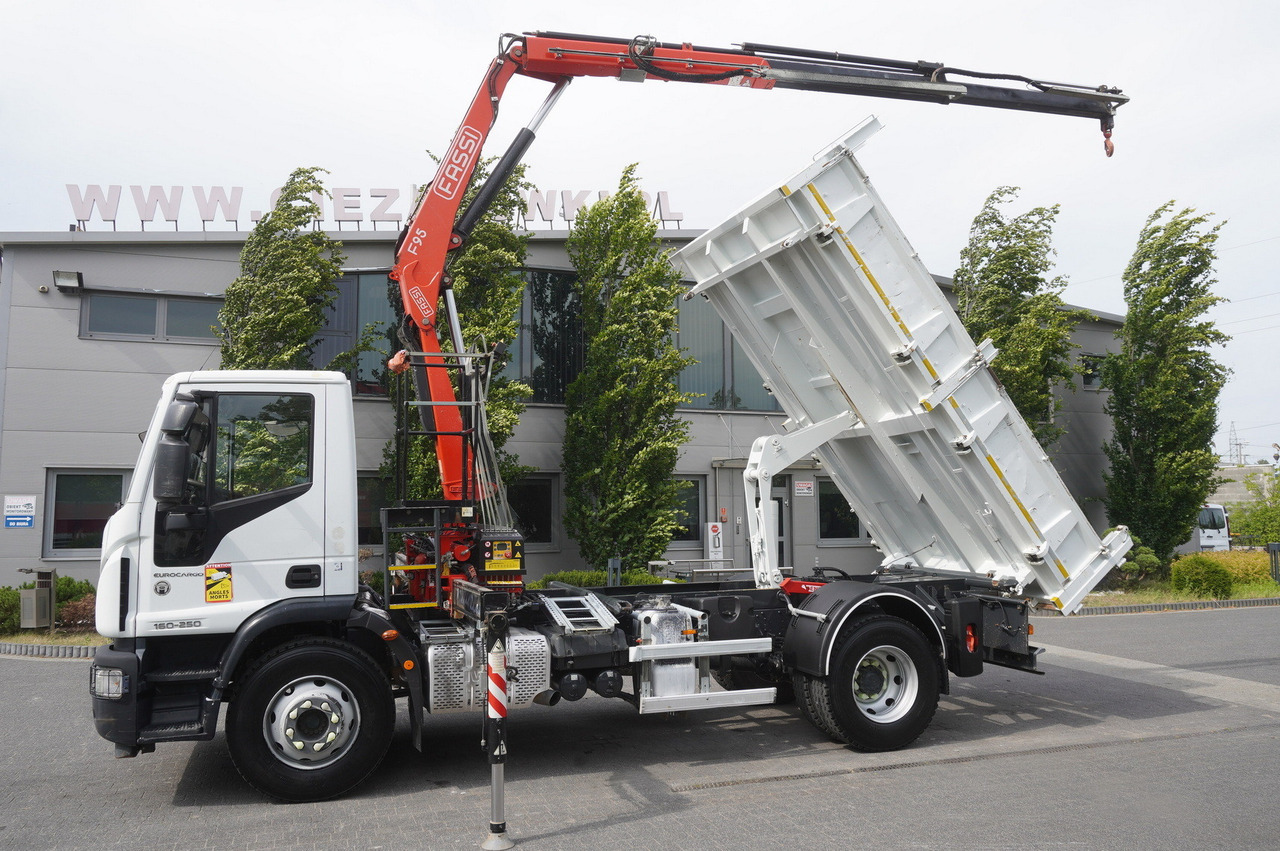 IVECO Eurocargo 160-250 / Fassi F95 crane / 120 tho. km / 3-sided tipper - Camion grue: photos 4 IVECO Eurocargo 160-250 / Fassi F95 crane / 120 tho. km / 3-sided tipper - Camion grue: photos 4