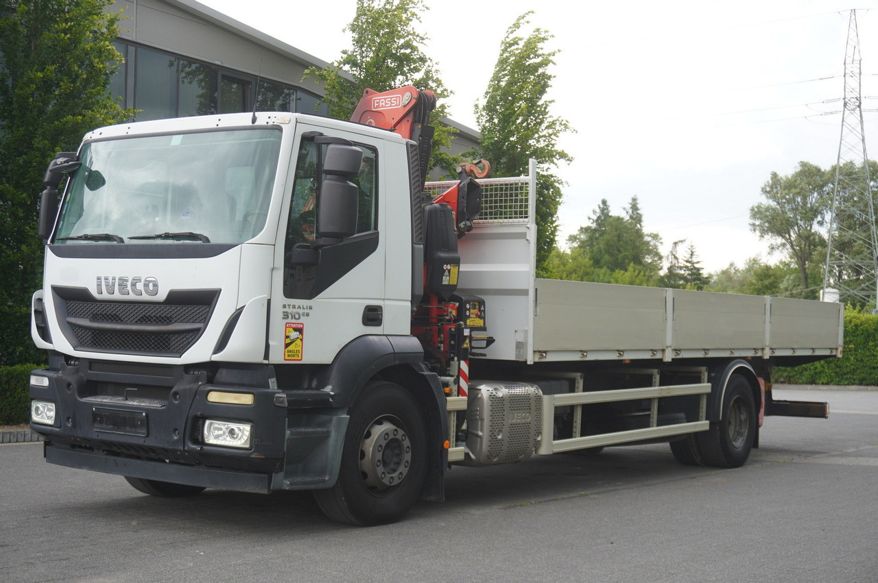 IVECO STRALIS 19.310 E6 / Flatbed 19 EPAL / FASSI F135 / 225 MTH! / 5.7 T - Camion grue, Camion grue: photos 3 IVECO STRALIS 19.310 E6 / Flatbed 19 EPAL / FASSI F135 / 225 MTH! / 5.7 T - Camion grue, Camion grue: photos 3