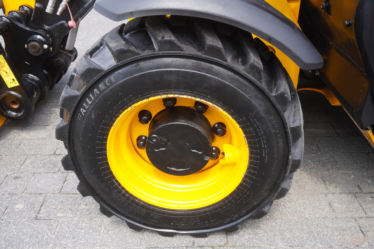 Chariot télescopique JCB 525-60T5 / 2022 / 860 MTH! / 2.5 T / Reach 6 m / joystick: photos 22