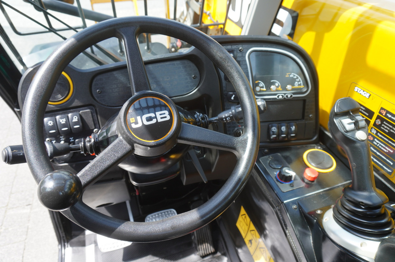 Chariot télescopique JCB 525-60T5 / 2022 / 860 MTH! / 2.5 T / Reach 6 m / joystick: photos 26