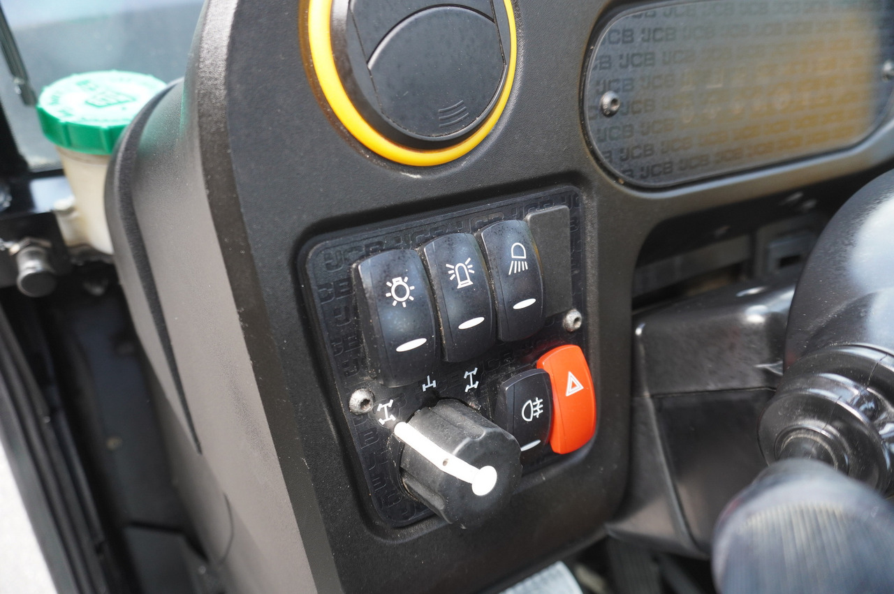 Chariot télescopique JCB 525-60T5 / 2022 / 860 MTH! / 2.5 T / Reach 6 m / joystick: photos 29