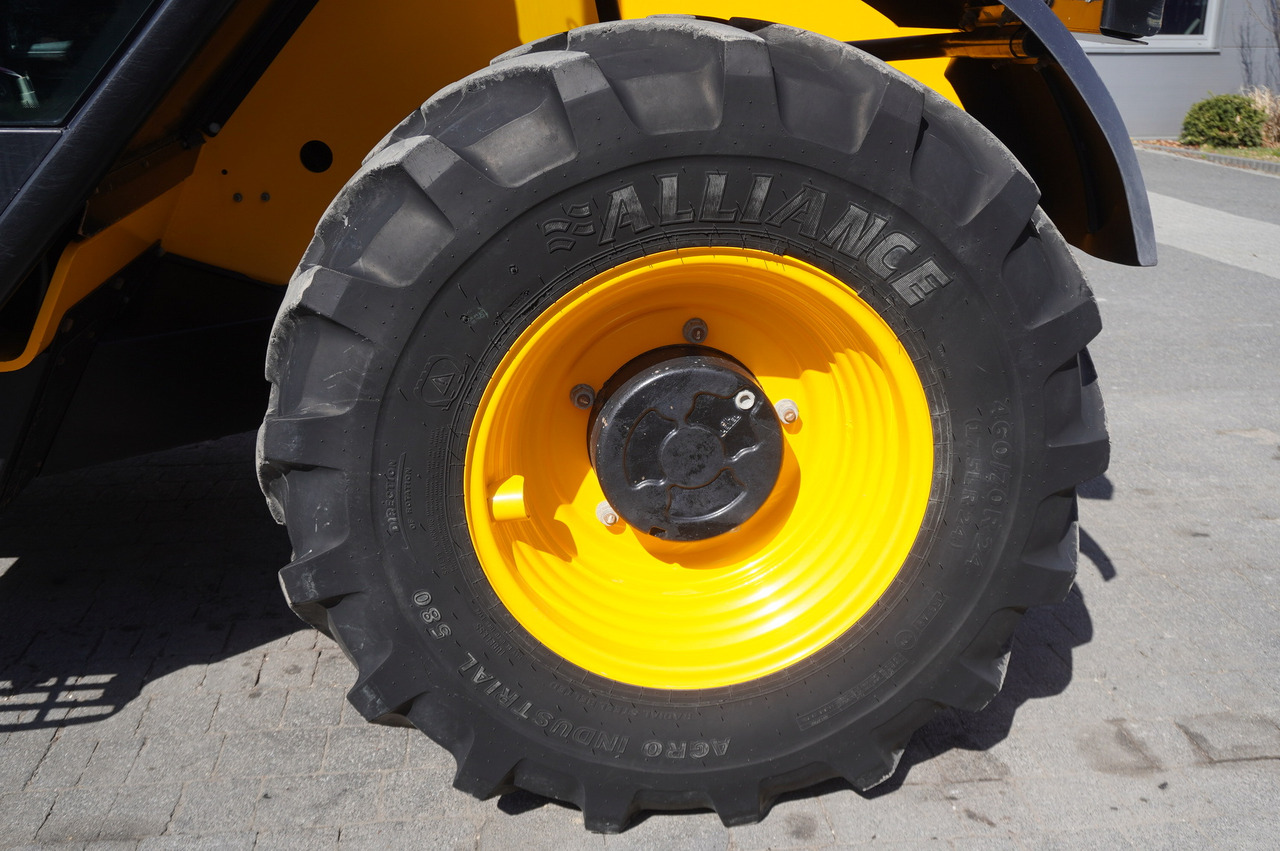 Chargeuse sur pneus télescopique JCB 526-56 AGRI Plus / 5.6 m telescopic loader / joystick: photos 14