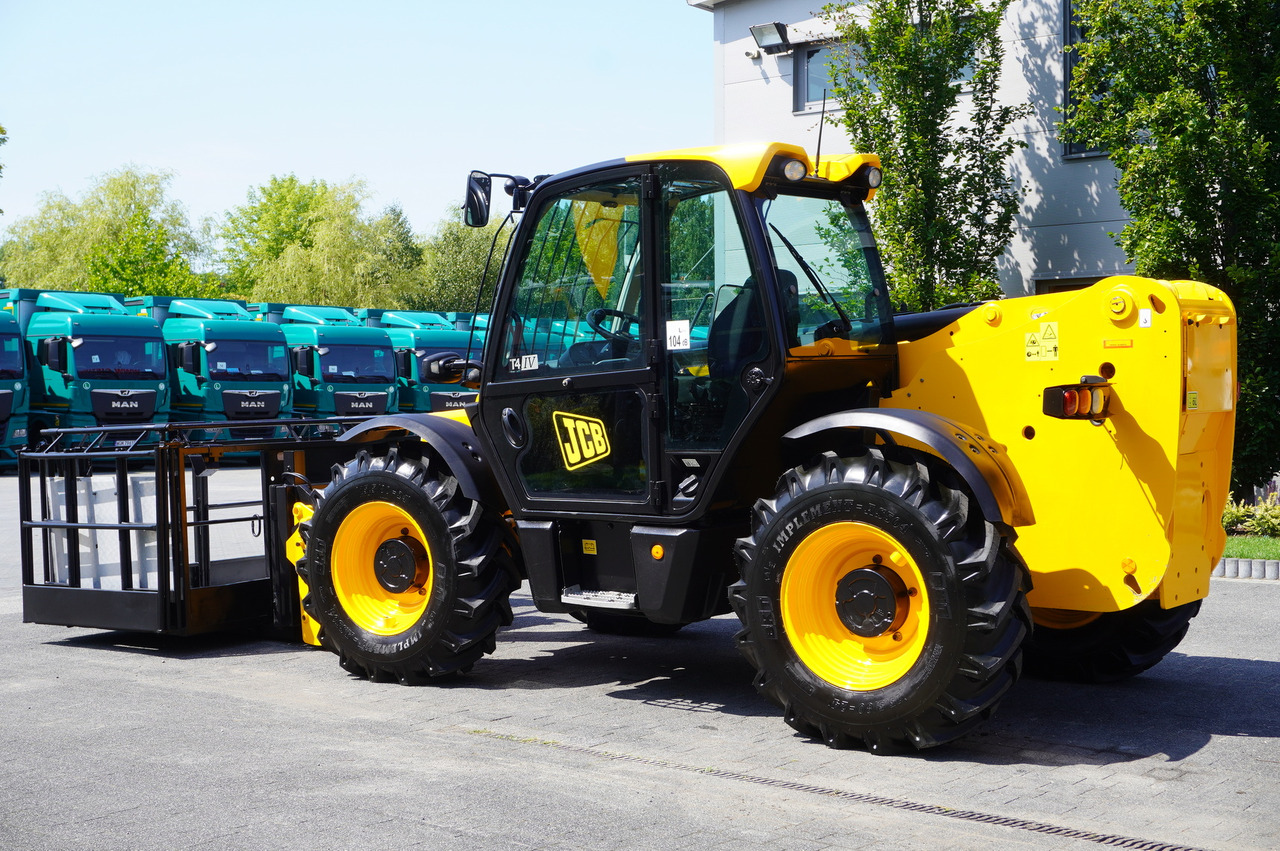 JCB 535-95 / 3.5 T / range 9.5 m / joystick - Chargeuse sur pneus télescopique: photos 3 JCB 535-95 / 3.5 T / range 9.5 m / joystick - Chargeuse sur pneus télescopique: photos 3