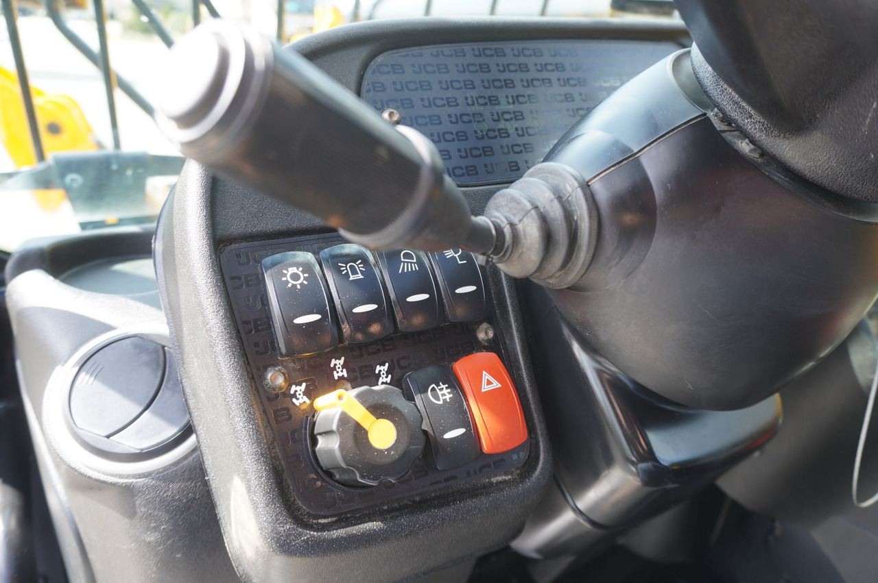 Chargeuse sur pneus JCB 540-170 Telescopic Loader / 17m / joystick: photos 29