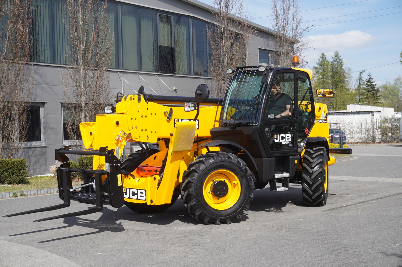 Chargeuse sur pneus JCB 540-170 Telescopic Loader / 17m / joystick: photos 16