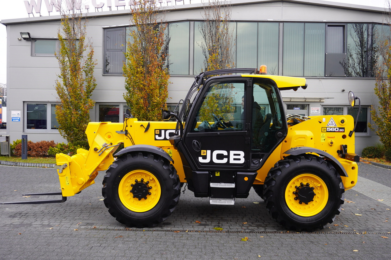JCB 560-80 / 6 ton lifting capacity / power 146 HP - Chariot télescopique: photos 2 JCB 560-80 / 6 ton lifting capacity / power 146 HP - Chariot télescopique: photos 2