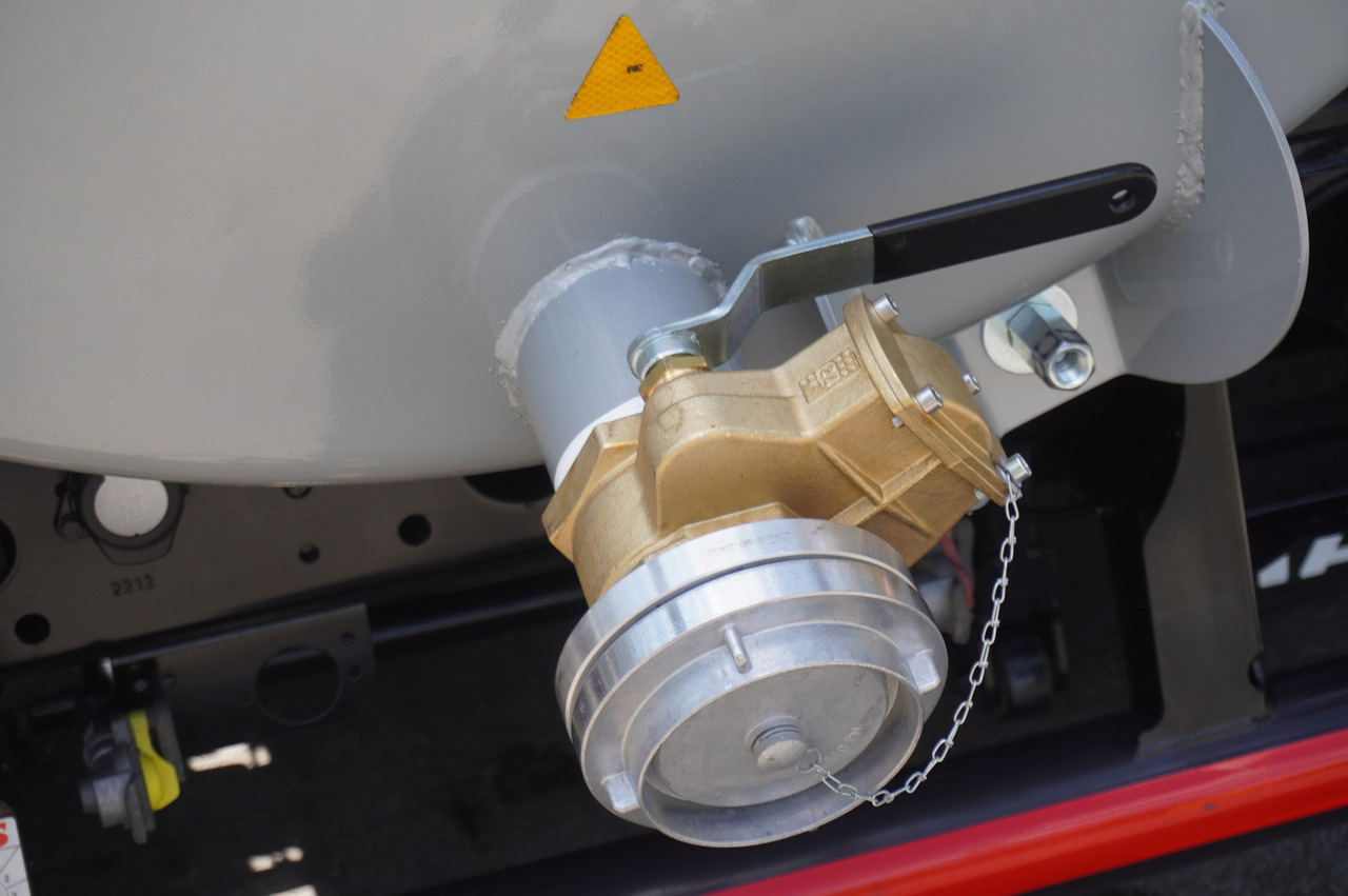 Camion citerne MAN TGM 15.250 / NEW septic tank (07/2025) superstructure 8000 l / 160 tho. km!: photos 10 Camion citerne MAN TGM 15.250 / NEW septic tank (07/2025) superstructure 8000 l / 160 tho. km!: photos 10