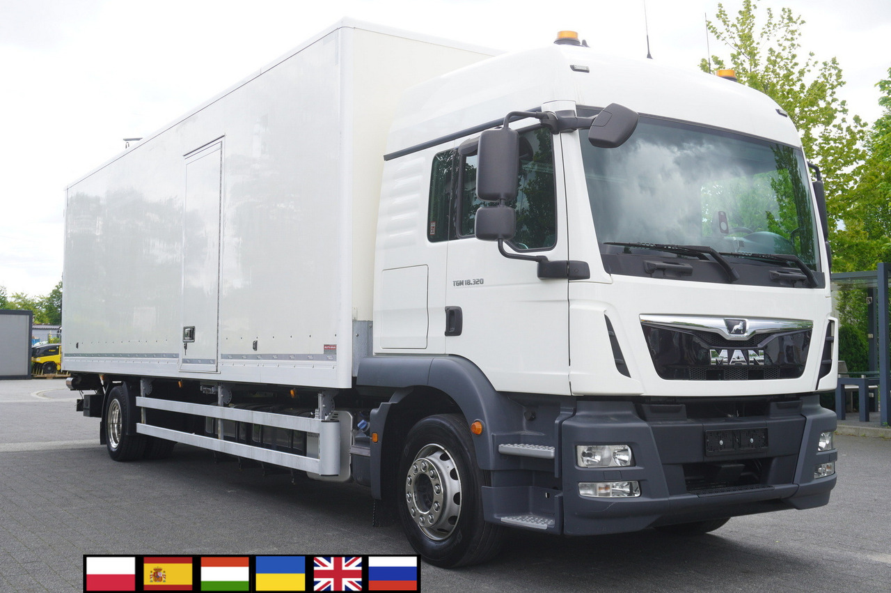 MAN TGM 18.320 / 21 EPAL box / 180 tho. km / Dhollandia 2500 kg / sleeping cab - Camion fourgon: photos 1 MAN TGM 18.320 / 21 EPAL box / 180 tho. km / Dhollandia 2500 kg / sleeping cab - Camion fourgon: photos 1