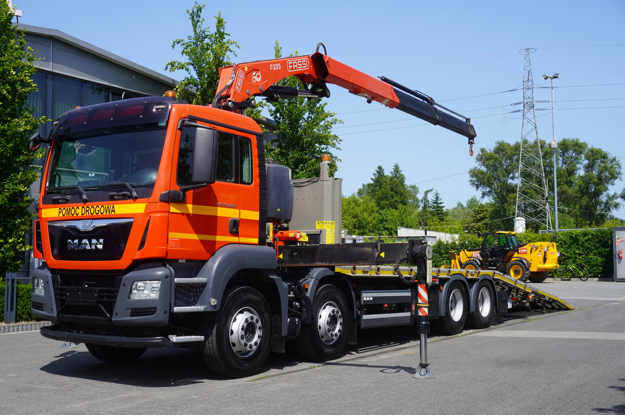MAN TGS 35.360 E6 8x2 / FASSI F235 crane / 6.5 T cap. / 8.3 m reach - Camion grue: photos 2 MAN TGS 35.360 E6 8x2 / FASSI F235 crane / 6.5 T cap. / 8.3 m reach - Camion grue: photos 2
