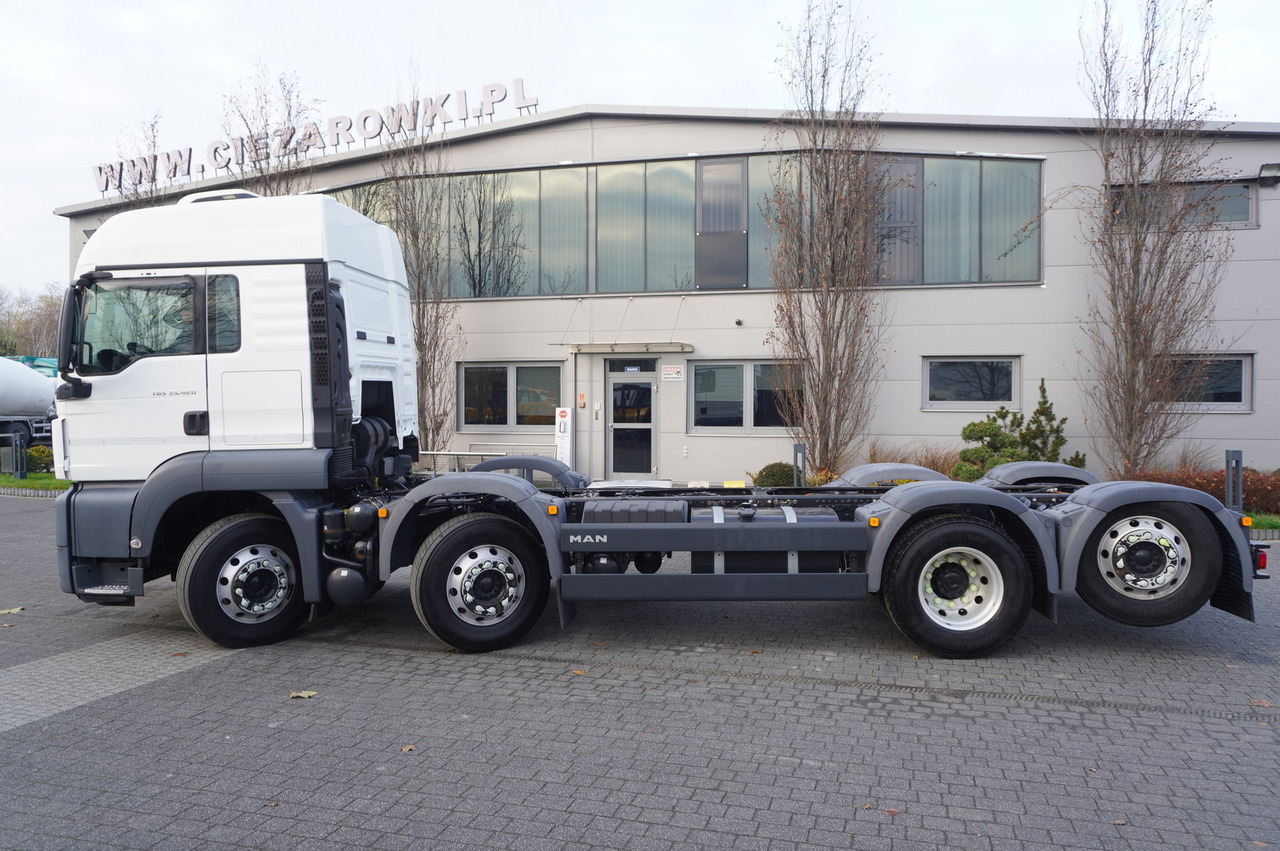 MAN TGS 35.420 8×2 / Chassis 6.4 m / 3 steered axles - Camion grue: photos 4 MAN TGS 35.420 8×2 / Chassis 6.4 m / 3 steered axles - Camion grue: photos 4