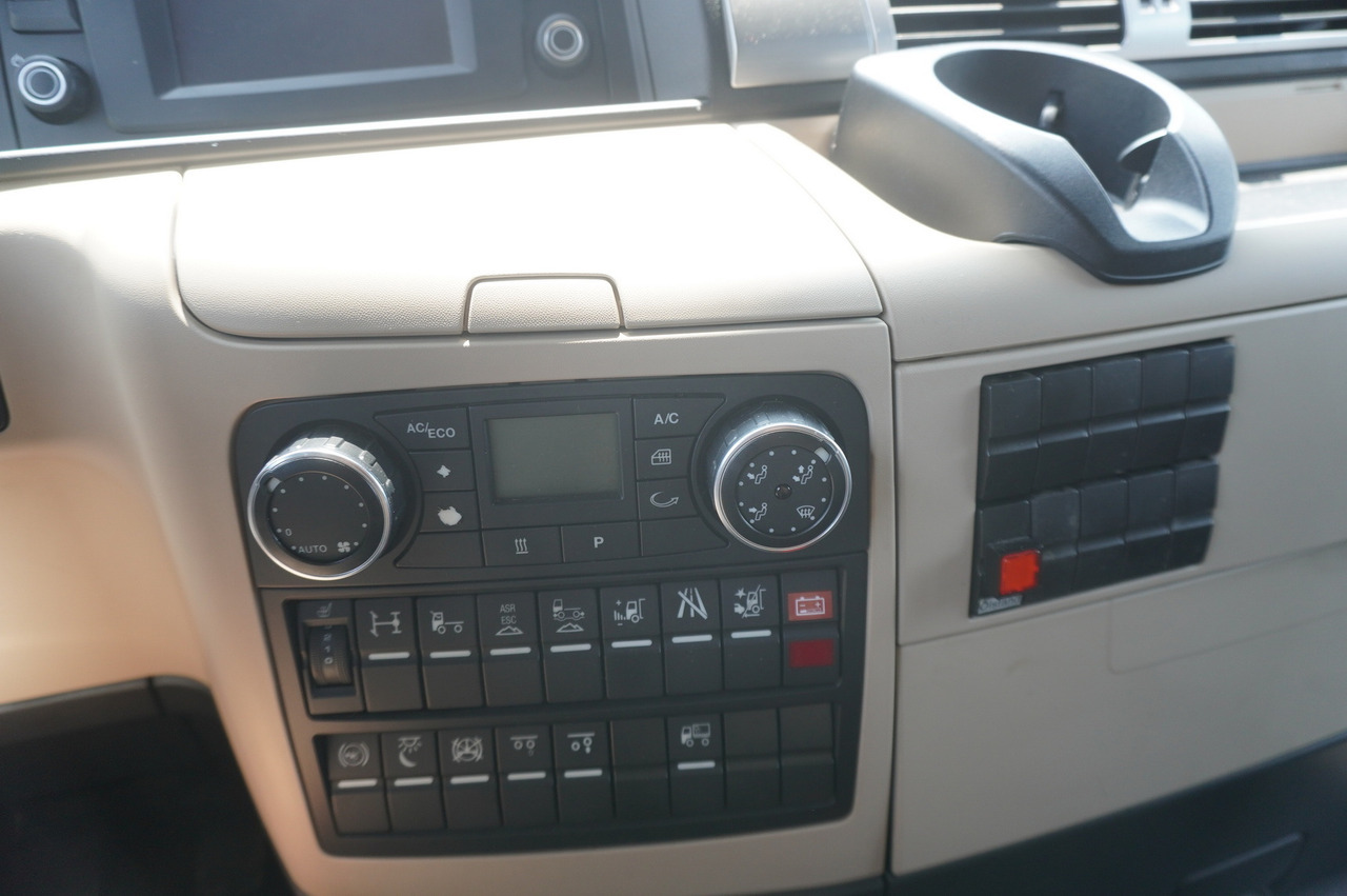 MAN TGS 35.420 8×2 / Chassis 6.4 m / 3 steered axles - crédit-bail MAN TGS 35.420 8×2 / Chassis 6.4 m / 3 steered axles: photos 11