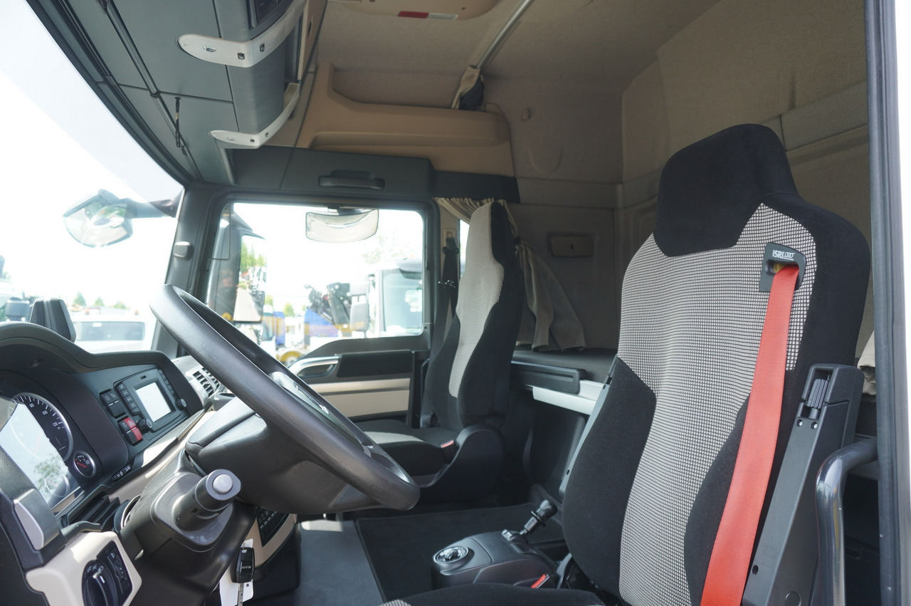 MAN TGS 35.420 8×2 / Chassis 6.4 m / 3 steered axles - crédit-bail MAN TGS 35.420 8×2 / Chassis 6.4 m / 3 steered axles: photos 8