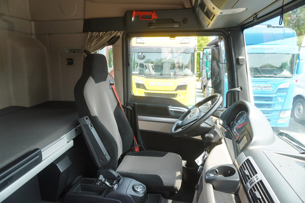 MAN TGS 35.420 8×2 / Chassis 6.4 m / 3 steered axles - crédit-bail MAN TGS 35.420 8×2 / Chassis 6.4 m / 3 steered axles: photos 15