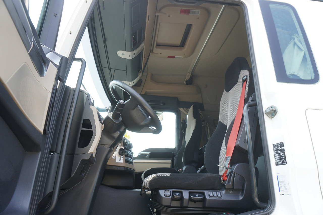 MAN TGS 35.420 8×2 / Chassis 6.4 m / 3 steered axles - crédit-bail MAN TGS 35.420 8×2 / Chassis 6.4 m / 3 steered axles: photos 7