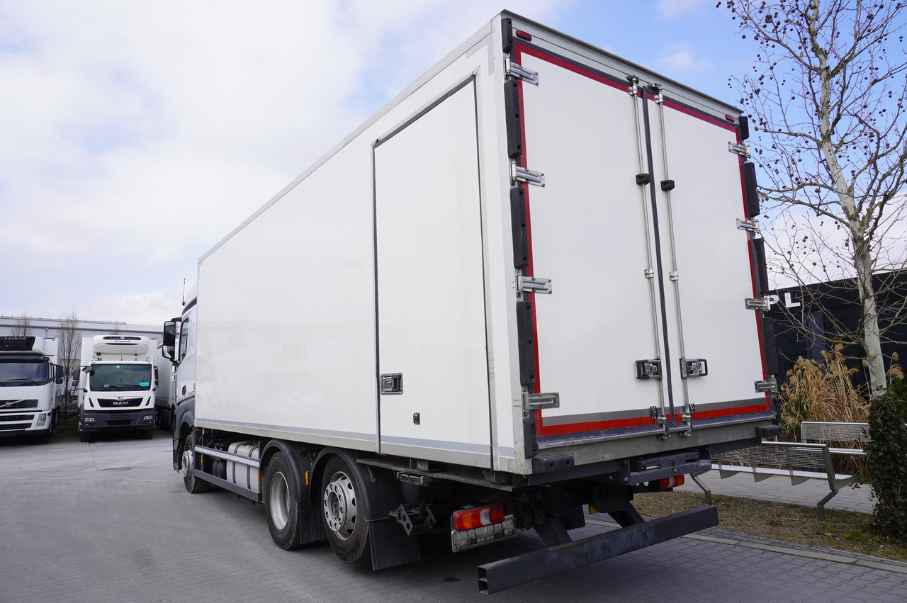 MERCEDES-BENZ Actros 2542 / GIGA cabin / Thermoking 1000R - Camion frigorifique: photos 3 MERCEDES-BENZ Actros 2542 / GIGA cabin / Thermoking 1000R - Camion frigorifique: photos 3