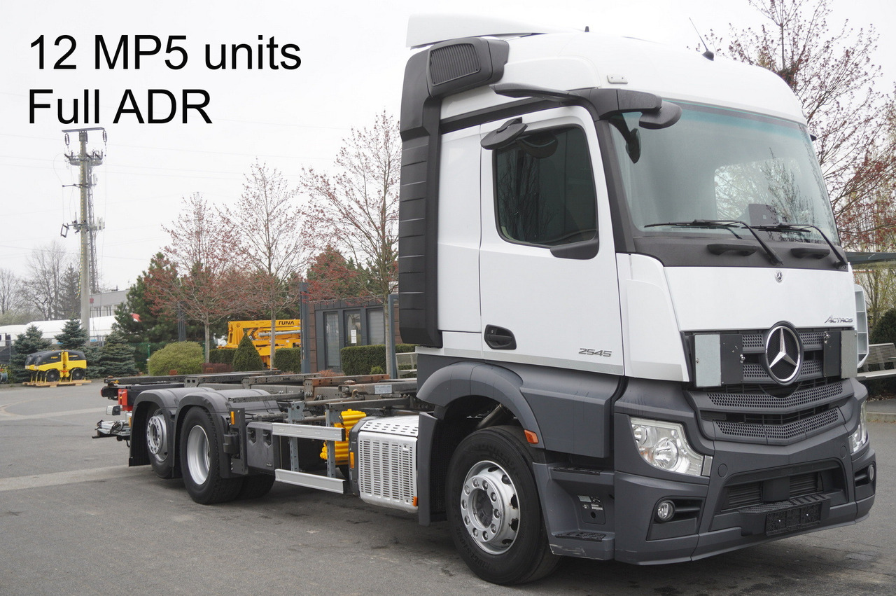 MERCEDES-BENZ Actros 2545 6×2 MP5 / FULL ADR / several units - Camion porte-conteneur/ Caisse mobile: photos 1 MERCEDES-BENZ Actros 2545 6×2 MP5 / FULL ADR / several units - Camion porte-conteneur/ Caisse mobile: photos 1