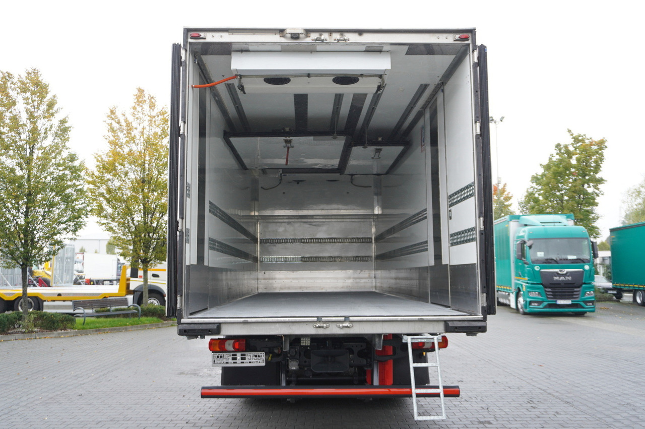 MERCEDES-BENZ Actros 2545 MP5 / Lecapitaine 18 EPAL refrigerator / Bitemperature / Carrier Supra 850 MT / ADR AT - Camion frigorifique: photos 4 MERCEDES-BENZ Actros 2545 MP5 / Lecapitaine 18 EPAL refrigerator / Bitemperature / Carrier Supra 850 MT / ADR AT - Camion frigorifique: photos 4