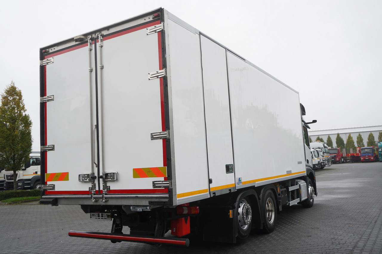 MERCEDES-BENZ Actros 2545 MP5 / Lecapitaine 18 EPAL refrigerator / Bitemperature / Carrier Supra 850 MT / ADR AT - Camion frigorifique: photos 5 MERCEDES-BENZ Actros 2545 MP5 / Lecapitaine 18 EPAL refrigerator / Bitemperature / Carrier Supra 850 MT / ADR AT - Camion frigorifique: photos 5