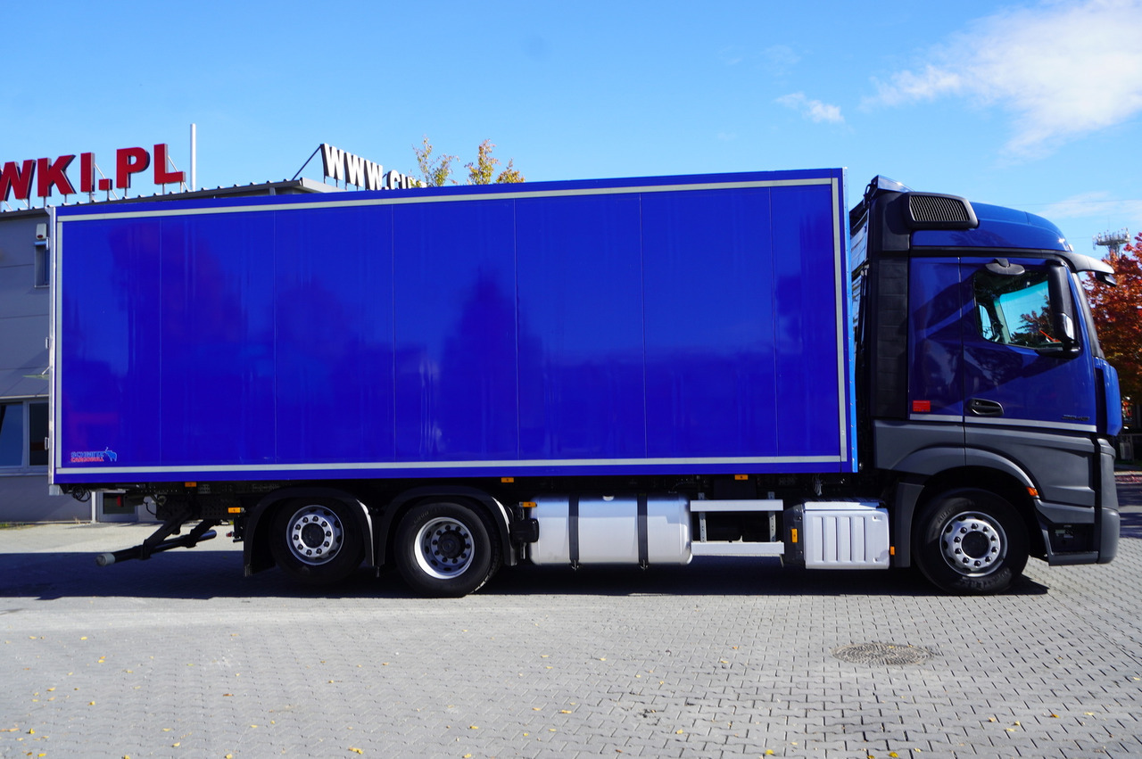 MERCEDES-BENZ Actros 2548 MP5 6×2 / Schmitz 19 EPAL refrigerator / 2023 - Camion frigorifique: photos 2 MERCEDES-BENZ Actros 2548 MP5 6×2 / Schmitz 19 EPAL refrigerator / 2023 - Camion frigorifique: photos 2