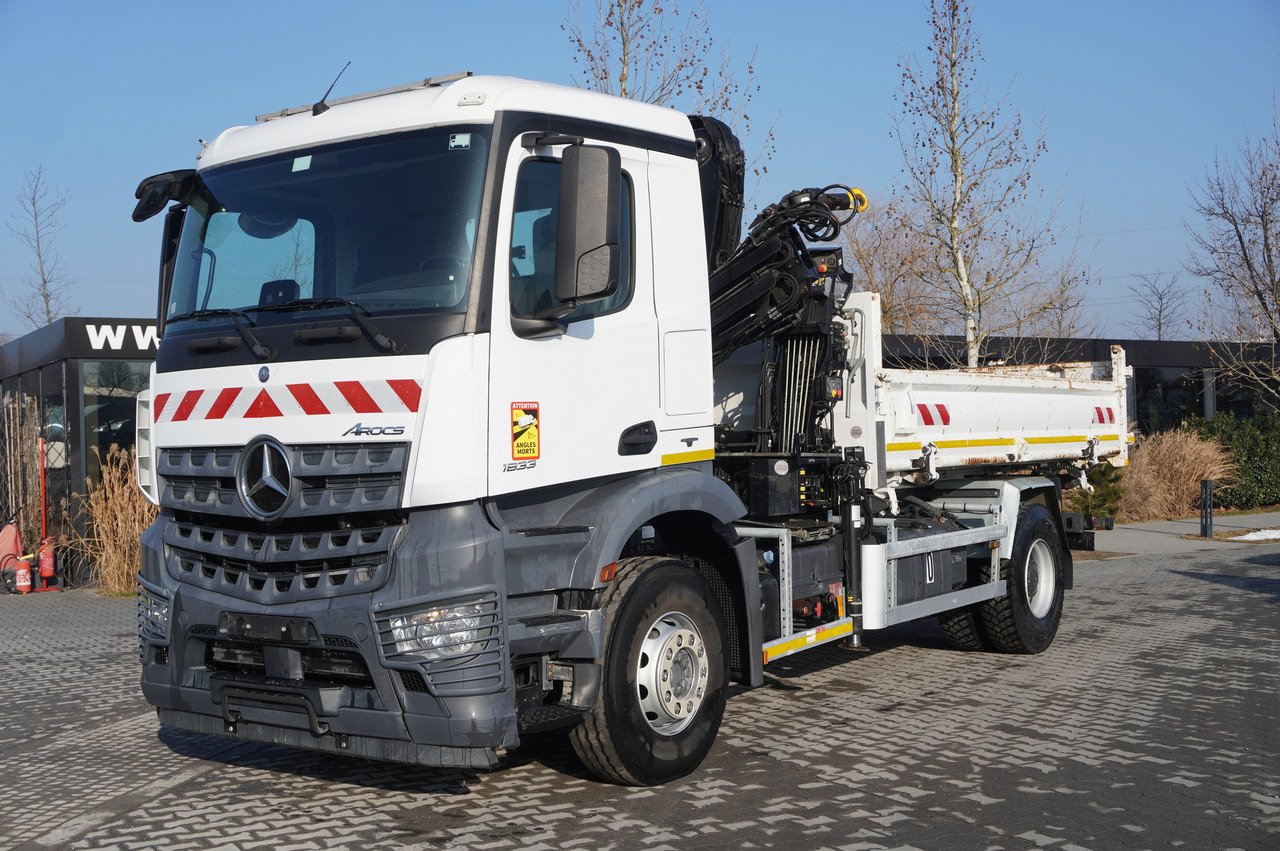 MERCEDES-BENZ Arocs 1833 / 87,000 km!!! / Hds HIAB X-DUO 128 B-2 / three-sided tipper - Camion grue, Camion grue: photos 3 MERCEDES-BENZ Arocs 1833 / 87,000 km!!! / Hds HIAB X-DUO 128 B-2 / three-sided tipper - Camion grue, Camion grue: photos 3
