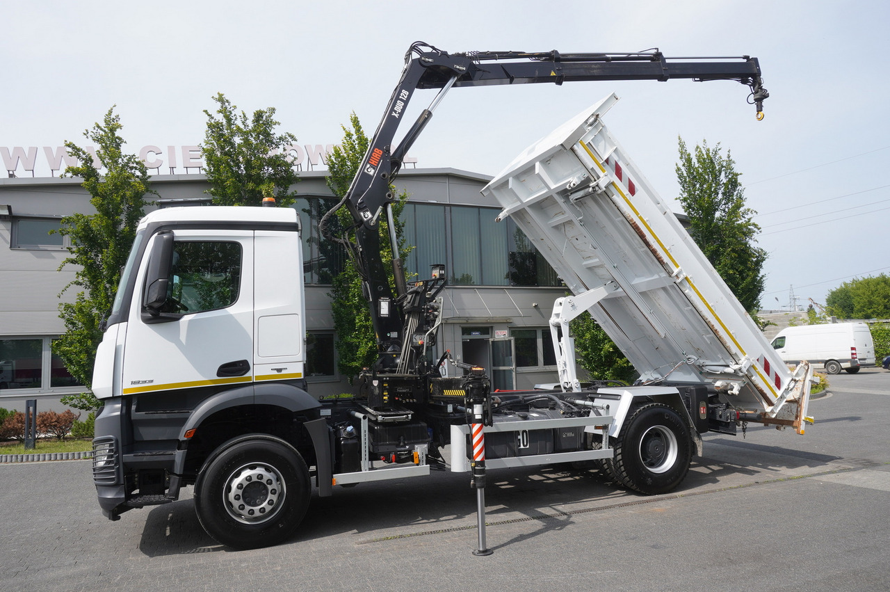 MERCEDES-BENZ Arocs 1833 / 87,000 km!!! / Hds HIAB X-DUO 128 B-2 / three-sided tipper - Camion grue, Camion grue: photos 4 MERCEDES-BENZ Arocs 1833 / 87,000 km!!! / Hds HIAB X-DUO 128 B-2 / three-sided tipper - Camion grue, Camion grue: photos 4