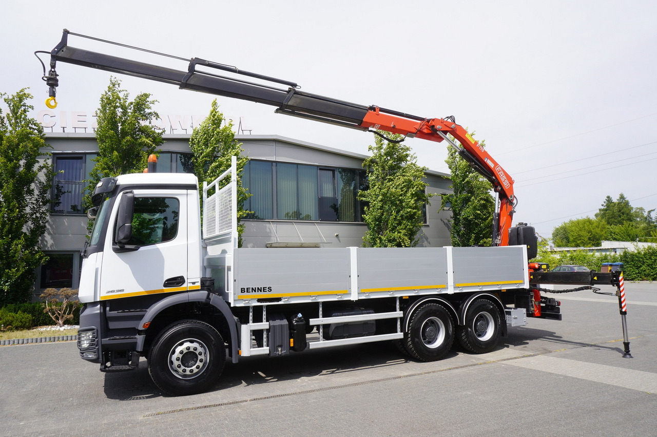 MERCEDES-BENZ Arocs 2633 flatbed truck / Crane FASSI F155A.0.23 / REMOTE CONTROL / 230,000 km - Camion grue: photos 3 MERCEDES-BENZ Arocs 2633 flatbed truck / Crane FASSI F155A.0.23 / REMOTE CONTROL / 230,000 km - Camion grue: photos 3