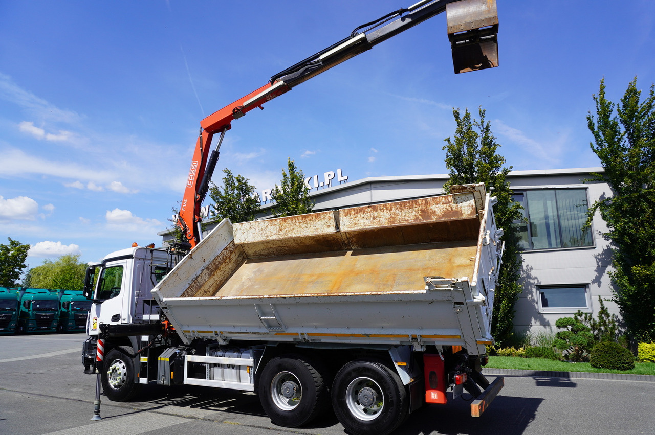 MERCEDES-BENZ Arocs 2636 / 6x4 / HDS Fassi / 3-Way Tipper / Bortmatic - Camion grue: photos 3 MERCEDES-BENZ Arocs 2636 / 6x4 / HDS Fassi / 3-Way Tipper / Bortmatic - Camion grue: photos 3