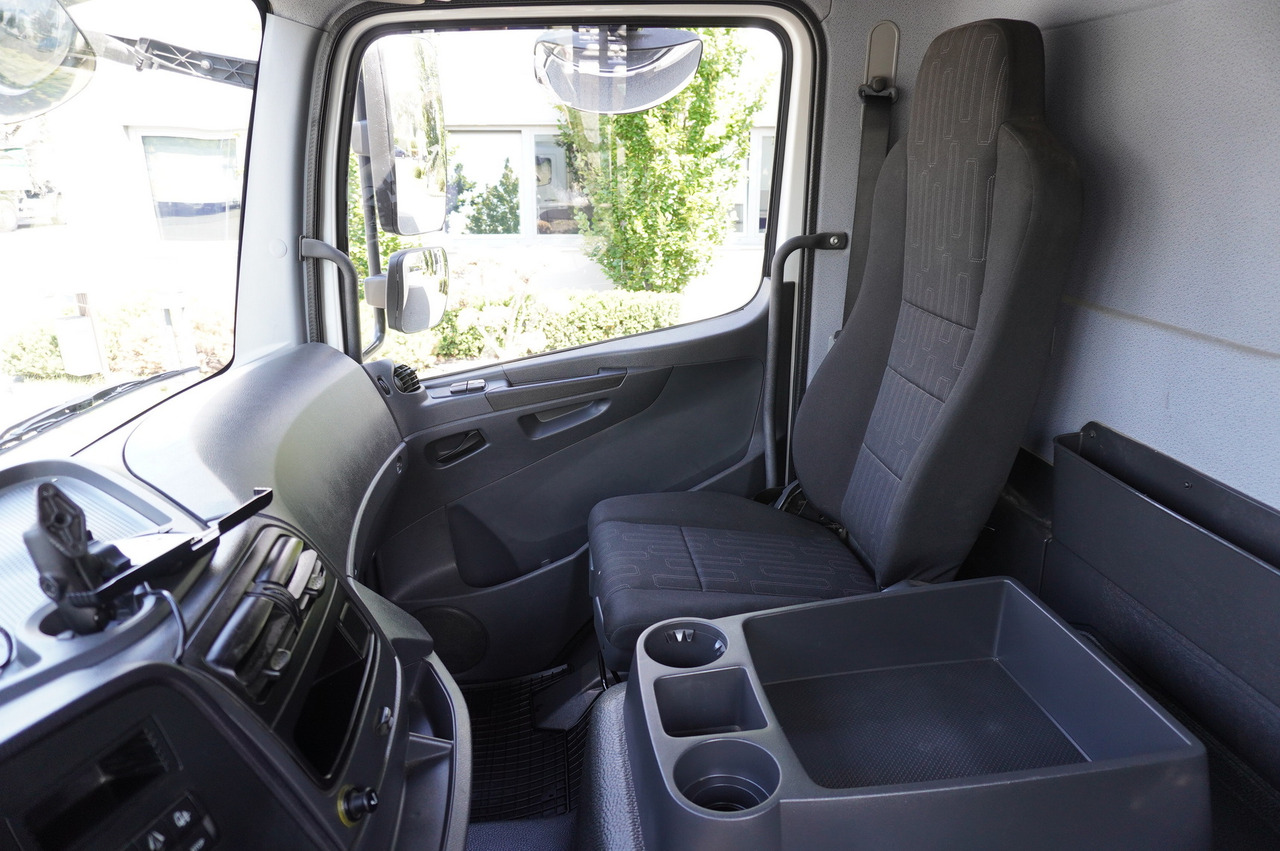 Camion fourgon MERCEDES-BENZ Atego 1318 E6 / 20 pallet container / lift / 90 thousand km !!!: photos 12