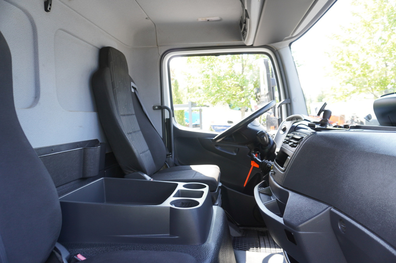 Camion fourgon MERCEDES-BENZ Atego 1318 E6 / 20 pallet container / lift / 90 thousand km !!!: photos 14